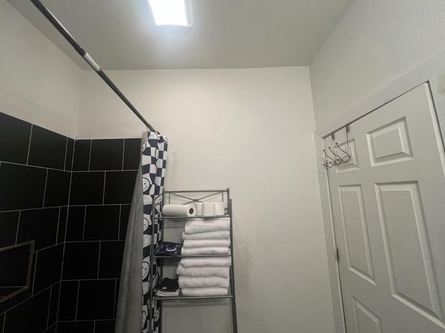 212 W Center STREET, Milwaukee, WI 53212