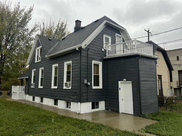 212 W Center STREET, Milwaukee, WI 53212