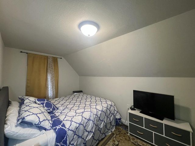 212 W Center STREET, Milwaukee, WI 53212