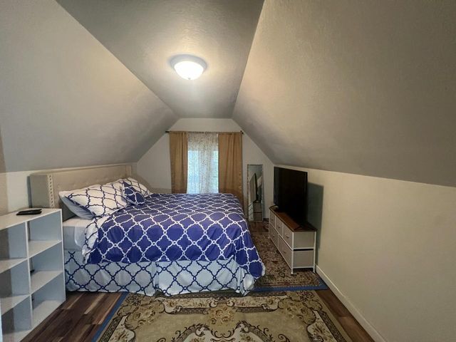 212 W Center STREET, Milwaukee, WI 53212