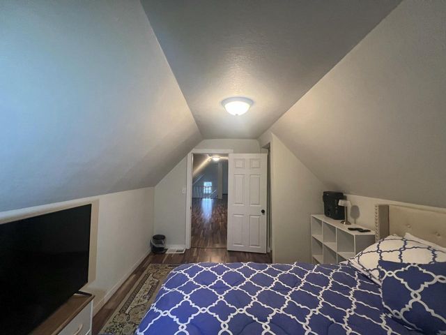 212 W Center STREET, Milwaukee, WI 53212