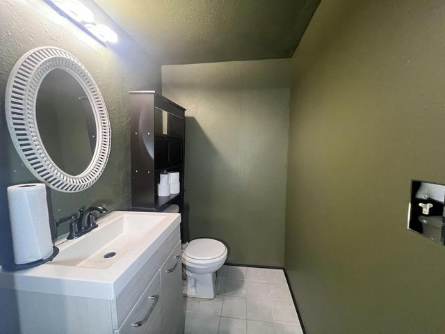 212 W Center STREET, Milwaukee, WI 53212