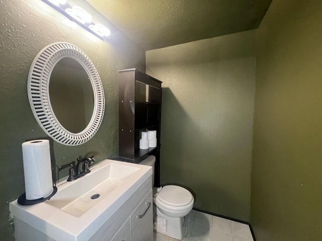 212 W Center STREET, Milwaukee, WI 53212