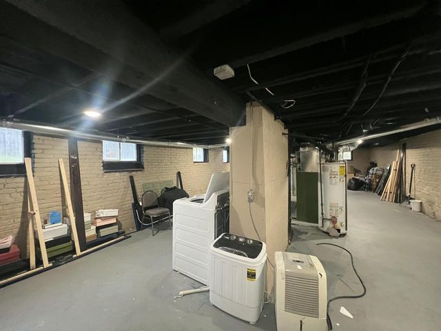 212 W Center STREET, Milwaukee, WI 53212