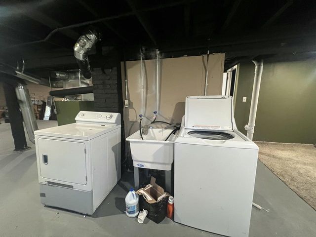 212 W Center STREET, Milwaukee, WI 53212