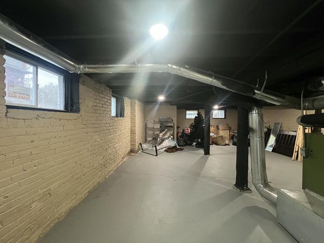 212 W Center STREET, Milwaukee, WI 53212