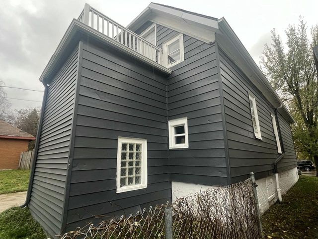 212 W Center STREET, Milwaukee, WI 53212