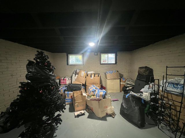 212 W Center STREET, Milwaukee, WI 53212