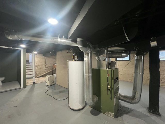 212 W Center STREET, Milwaukee, WI 53212