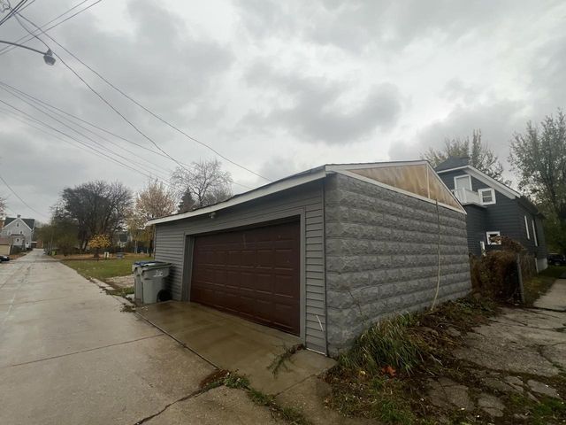 212 W Center STREET, Milwaukee, WI 53212