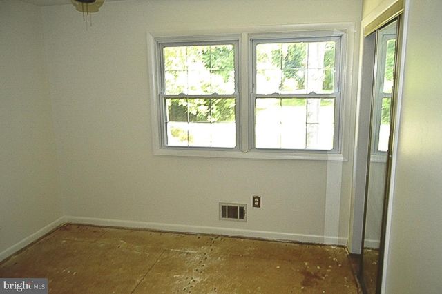 8814 LAFAYETTE DR, Owings, MD 20736