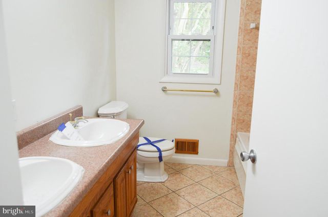 8814 LAFAYETTE DR, Owings, MD 20736