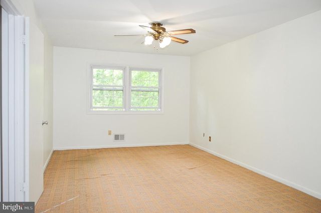 8814 LAFAYETTE DR, Owings, MD 20736