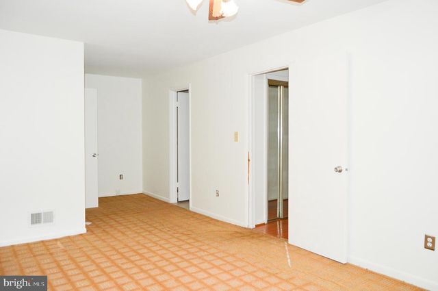 8814 LAFAYETTE DR, Owings, MD 20736