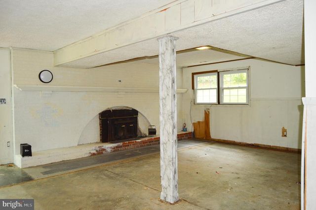 8814 LAFAYETTE DR, Owings, MD 20736