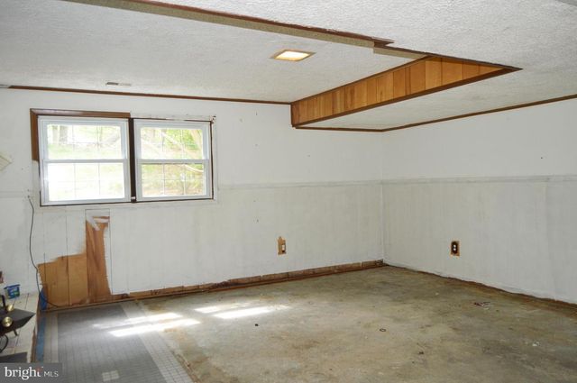 8814 LAFAYETTE DR, Owings, MD 20736