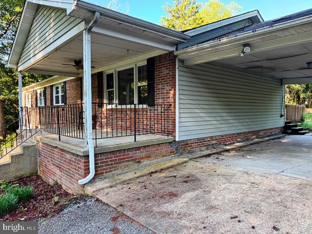 8814 LAFAYETTE DR, Owings, MD 20736