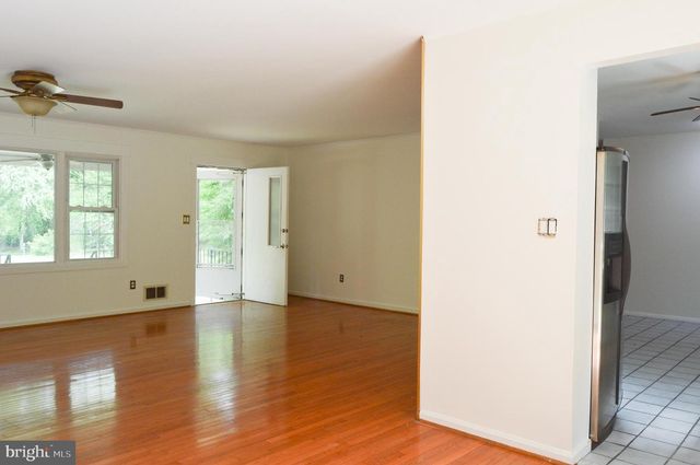 8814 LAFAYETTE DR, Owings, MD 20736