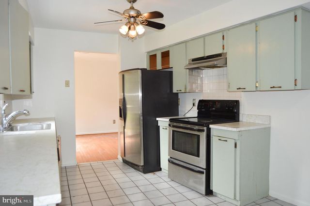 8814 LAFAYETTE DR, Owings, MD 20736