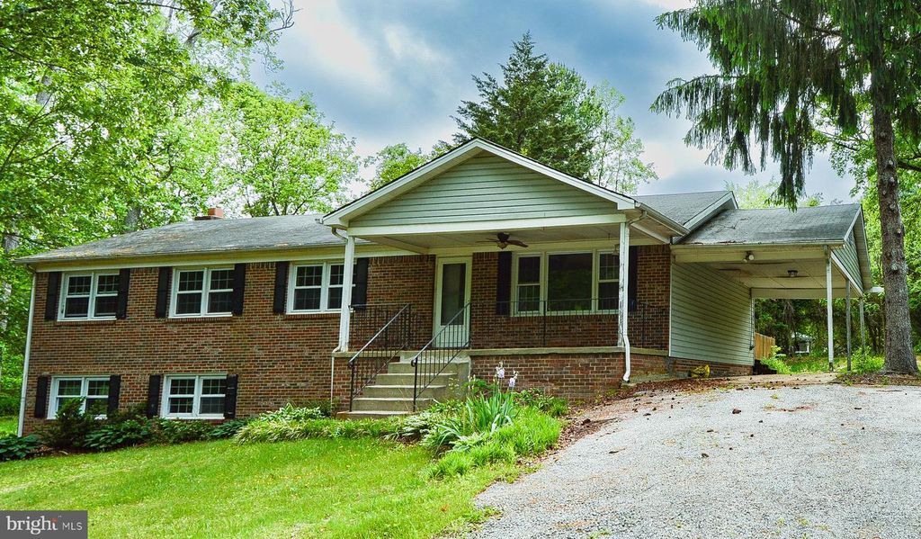 8814 LAFAYETTE DR, Owings, MD 20736