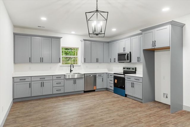 1260 NE Prelsey Rd, Dalton, GA 30721
