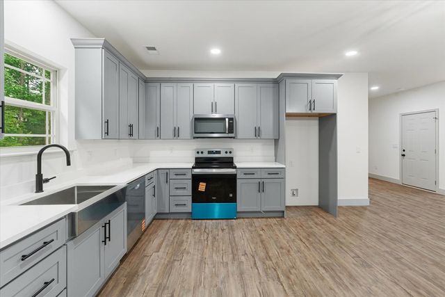 1260 NE Prelsey Rd, Dalton, GA 30721