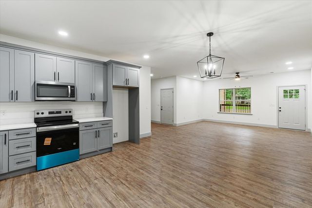 1260 NE Prelsey Rd, Dalton, GA 30721