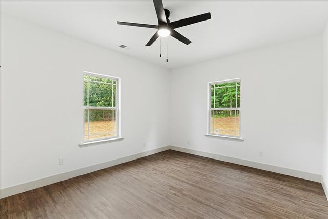 1260 NE Prelsey Rd, Dalton, GA 30721