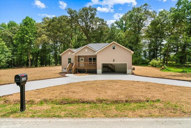 1260 NE Prelsey Rd, Dalton, GA 30721