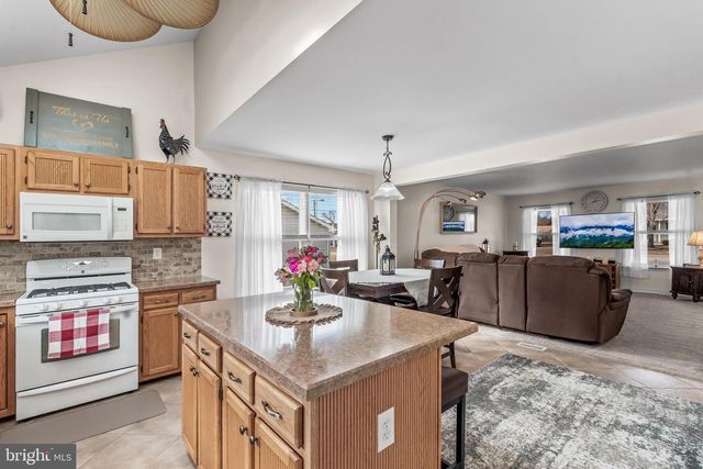 2212 KINGSFORD LN, Atco, NJ 08004