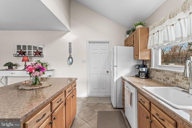 2212 KINGSFORD LN, Atco, NJ 08004