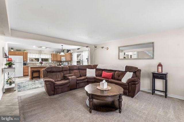 2212 KINGSFORD LN, Atco, NJ 08004