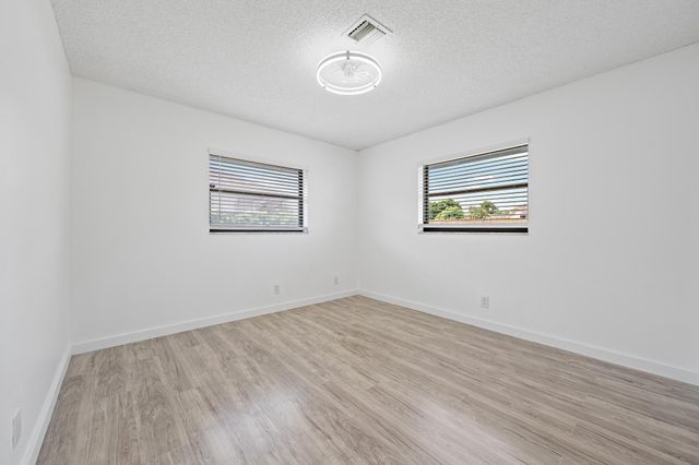 1633 WOODS BEND Road, West Palm Beach, FL 33406