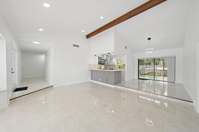 1633 WOODS BEND Road, West Palm Beach, FL 33406
