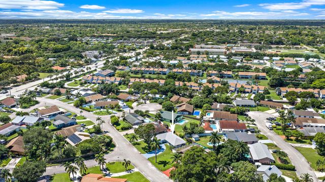 1633 WOODS BEND Road, West Palm Beach, FL 33406