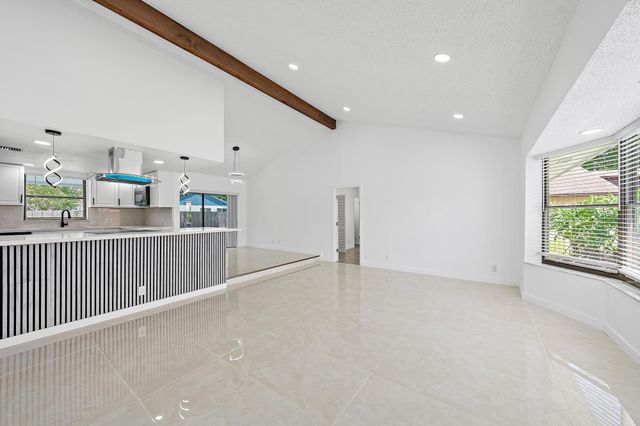 1633 WOODS BEND Road, West Palm Beach, FL 33406