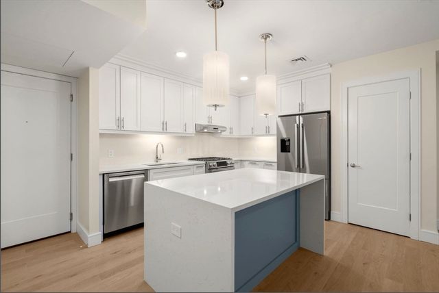 301 Border St. 402, Boston, MA 02128