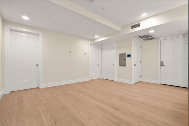 301 Border St. 402, Boston, MA 02128