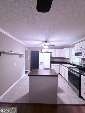 317 Hilltop Circle Extension SW, Mableton, GA 30126