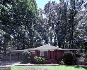 317 Hilltop Circle Extension SW, Mableton, GA 30126