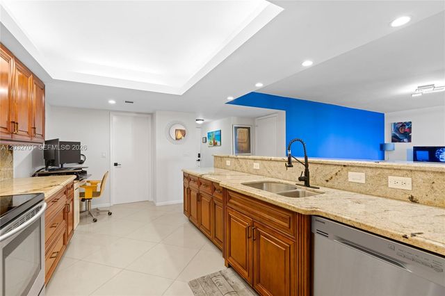 825 Egret Circle 504, Delray Beach, FL 33444