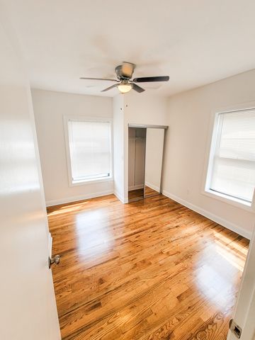 716 Clark Street 1W, Evanston, IL 60201