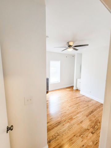 716 Clark Street 1W, Evanston, IL 60201