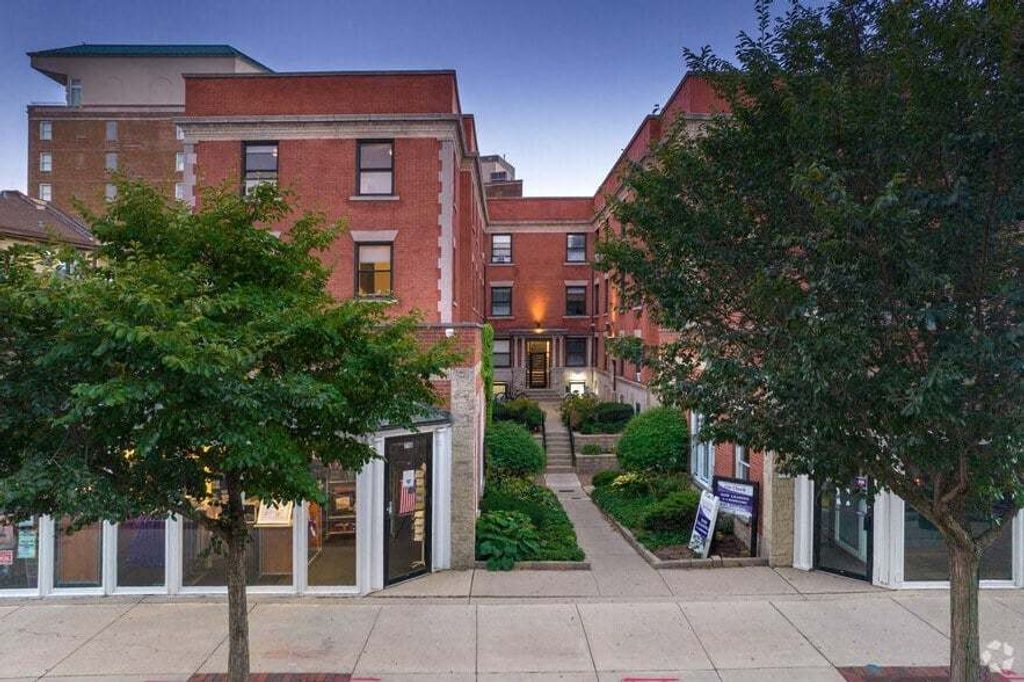 716 Clark Street 1W, Evanston, IL 60201