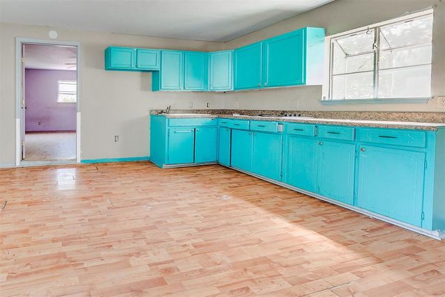 124 S M Avenue, El Reno, OK 73036