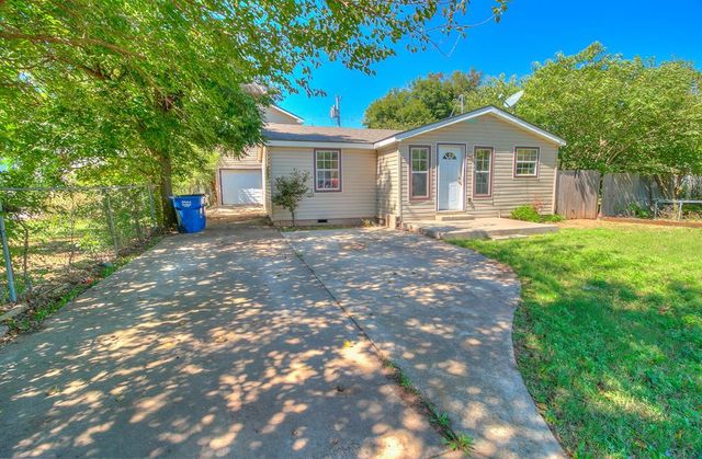 124 S M Avenue, El Reno, OK 73036