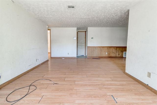 124 S M Avenue, El Reno, OK 73036