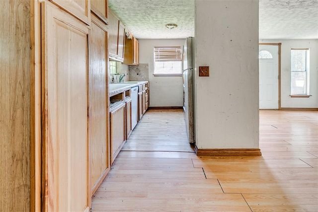 124 S M Avenue, El Reno, OK 73036