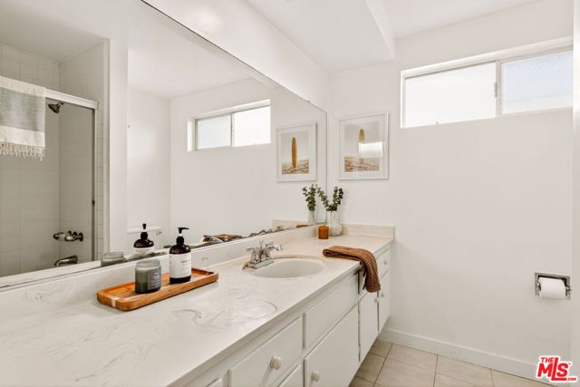 4725 Purdue Avenue, Culver City, CA 90230