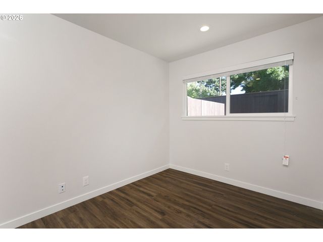 2933 Ne EVERETT St, Portland, OR 97232